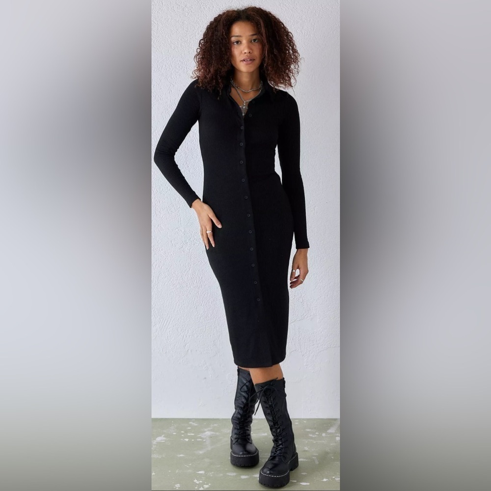 UO Danity Ribbed Shirt Midi Dress in Black size Small